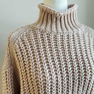 Unbranded Alabaster Rose Chunky Ribbed Cropped Turtleneck Sweater – US M
